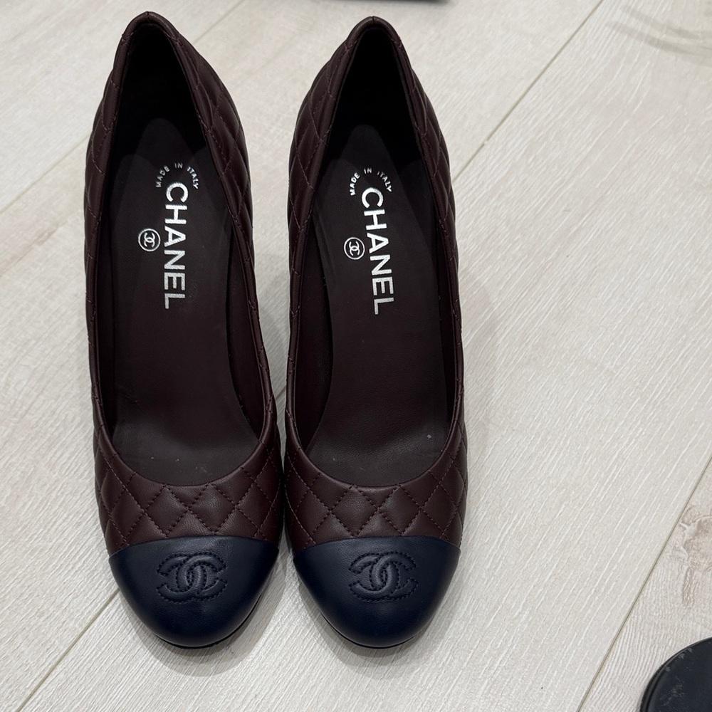 CHANEL Quilted Brown and Black Heels